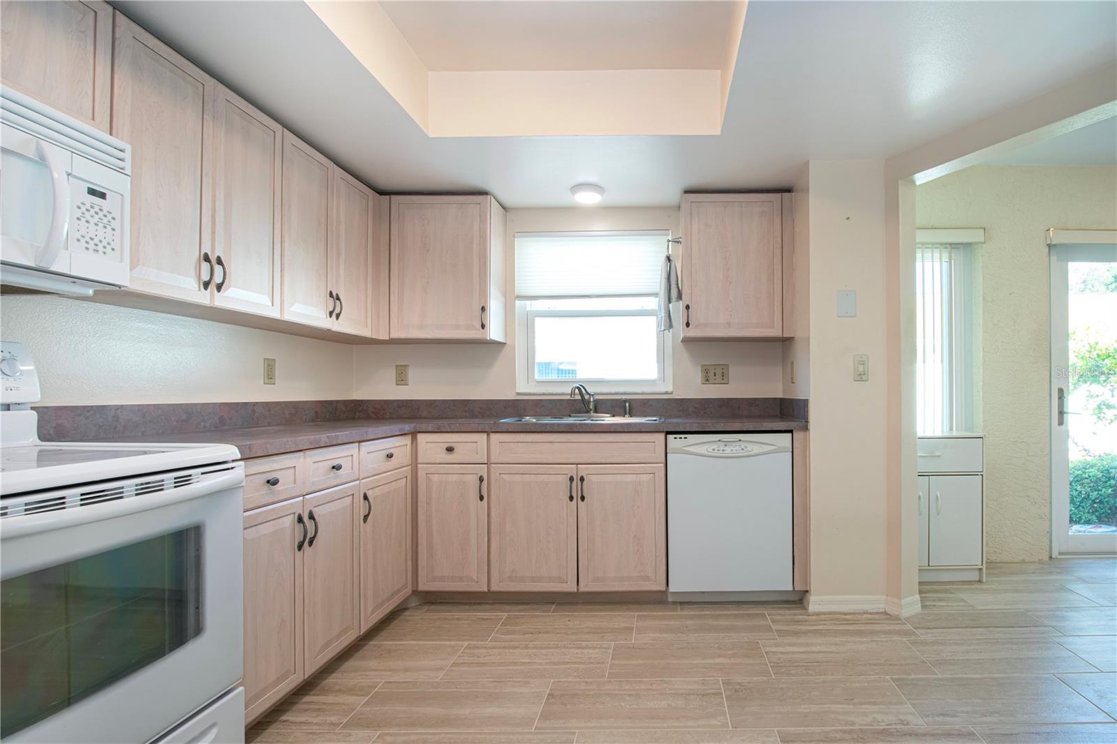 Image 19 of 51 For 1904 Bosky Court