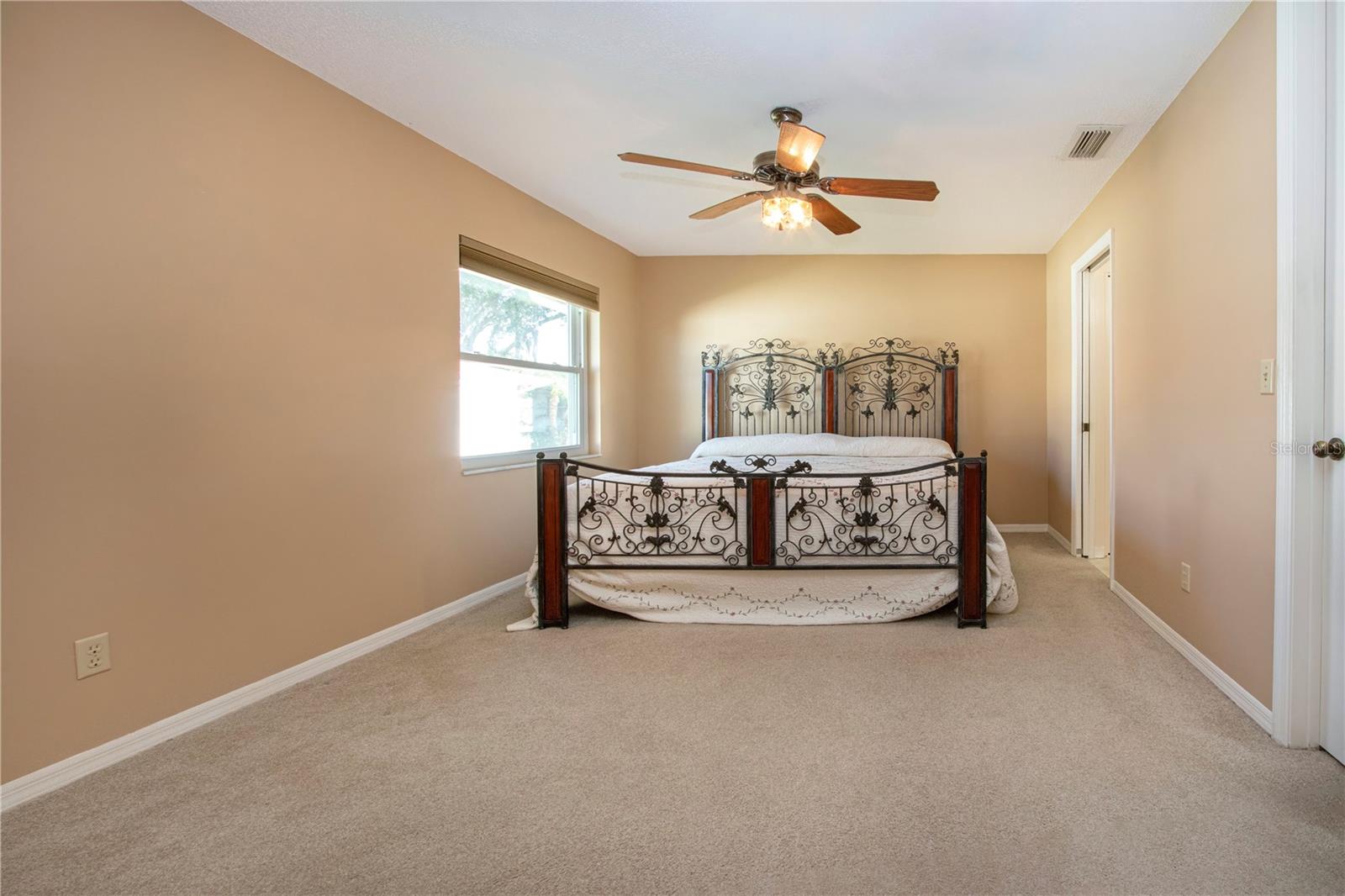 Image 21 of 51 For 1904 Bosky Court