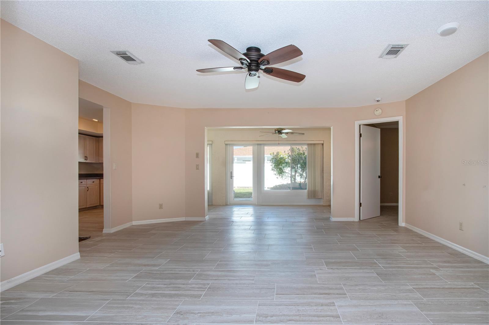 Image 7 of 51 For 1904 Bosky Court