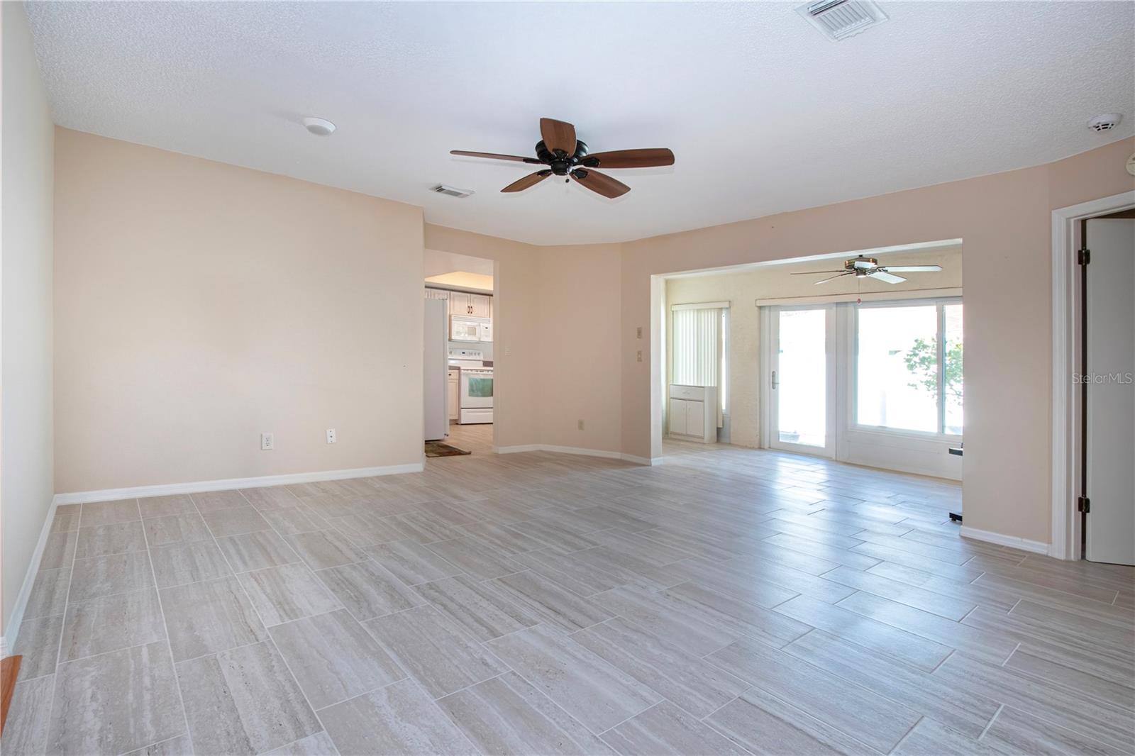 Image 8 of 51 For 1904 Bosky Court