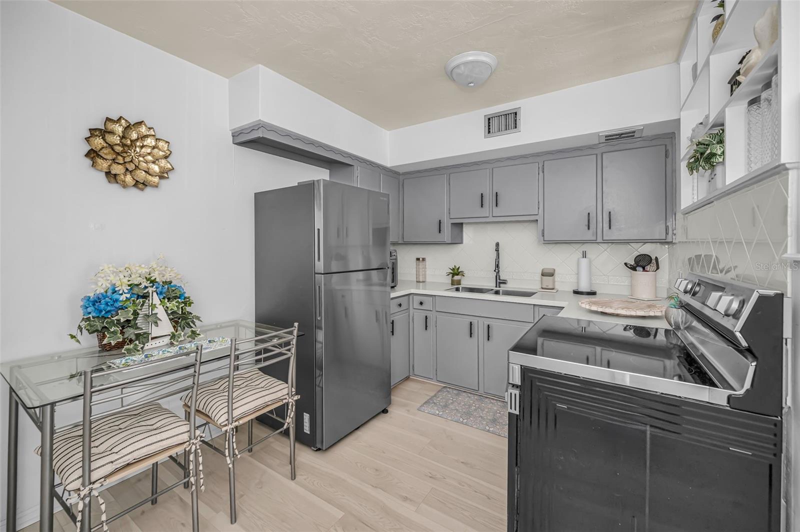 Image 8 of 40 For 4051 58th Street N 243