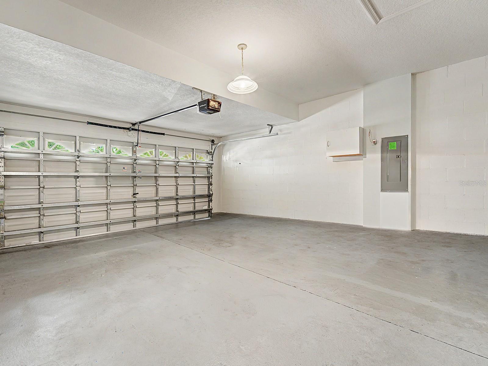 Image 41 of 62 For 10905 Ancient Futures Drive