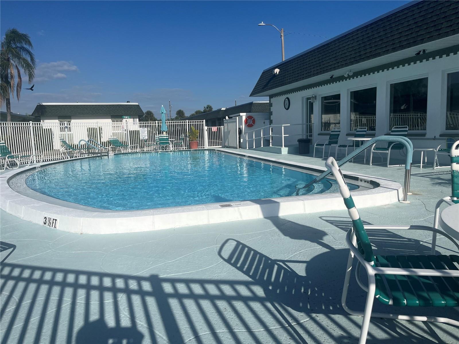 Image 2 of 14 For 7847 39th Terrace N