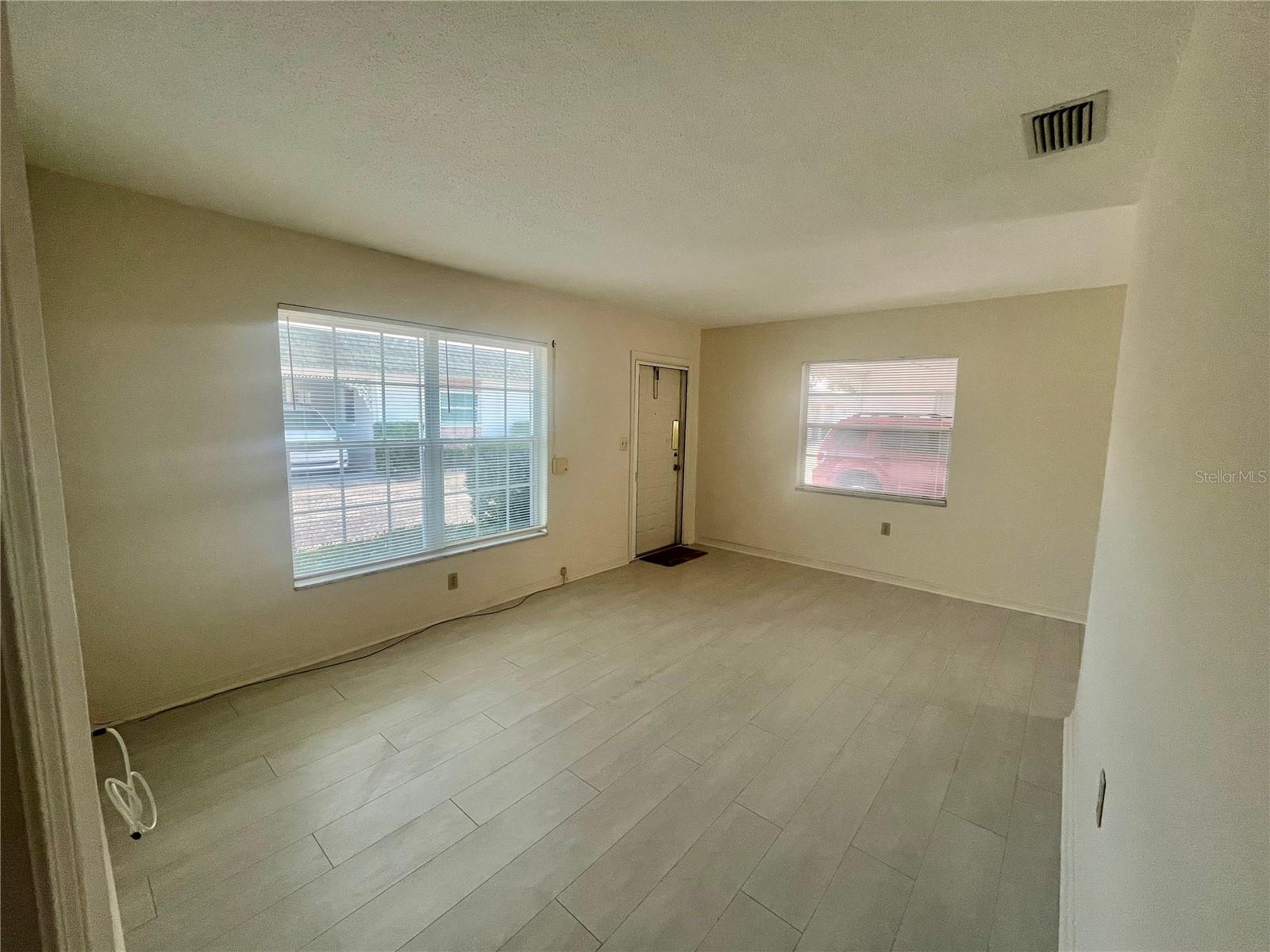 Image 4 of 14 For 7847 39th Terrace N