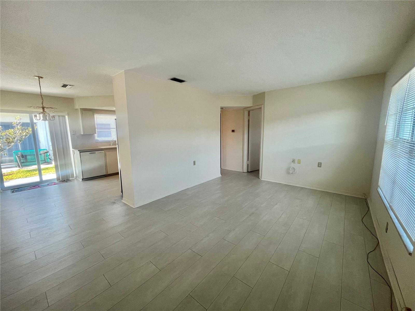 Image 6 of 14 For 7847 39th Terrace N