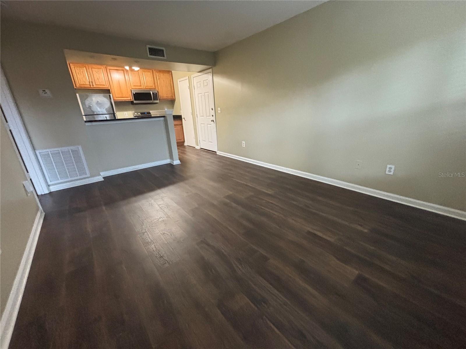 Image 11 of 19 For 11901 4th Street N 5107