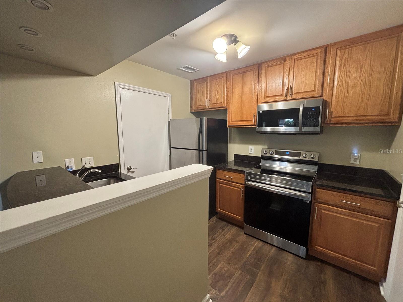 Image 9 of 19 For 11901 4th Street N 5107