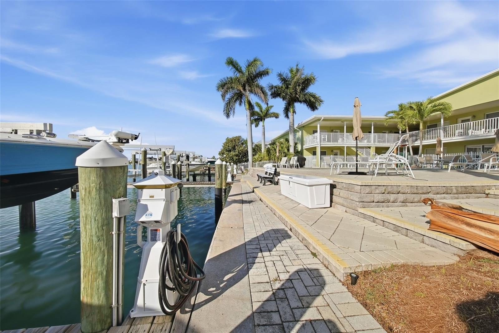 Image 18 of 31 For 225 104th Avenue 102