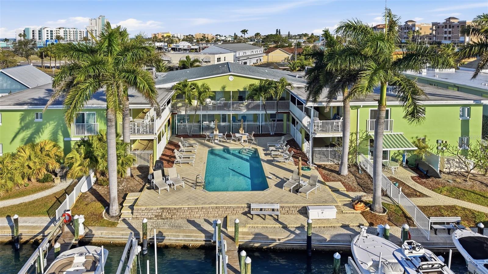 Image 19 of 31 For 225 104th Avenue 102