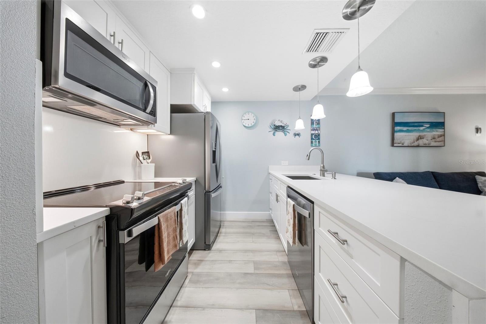 Image 4 of 31 For 225 104th Avenue 102