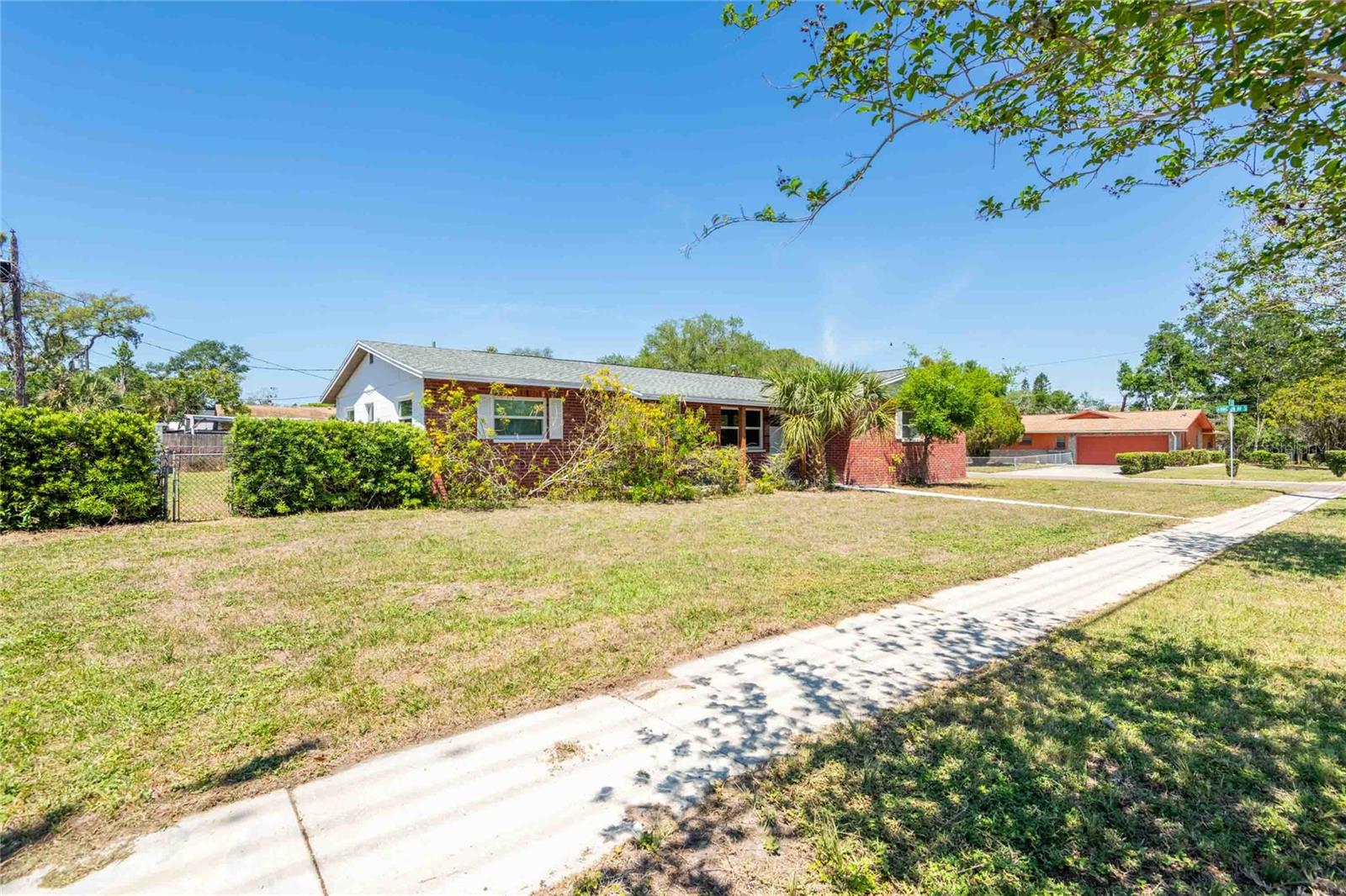 Image 42 of 55 For 2741 37th Street S