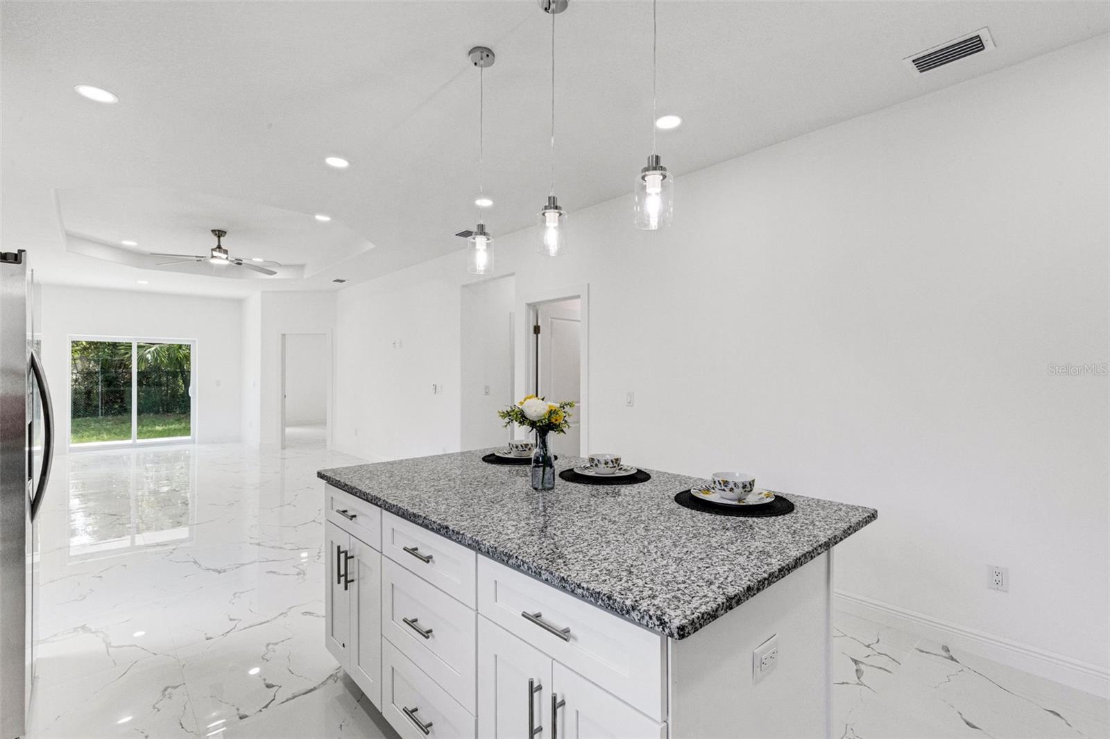 Image 14 of 41 For 808 Lowry Lane