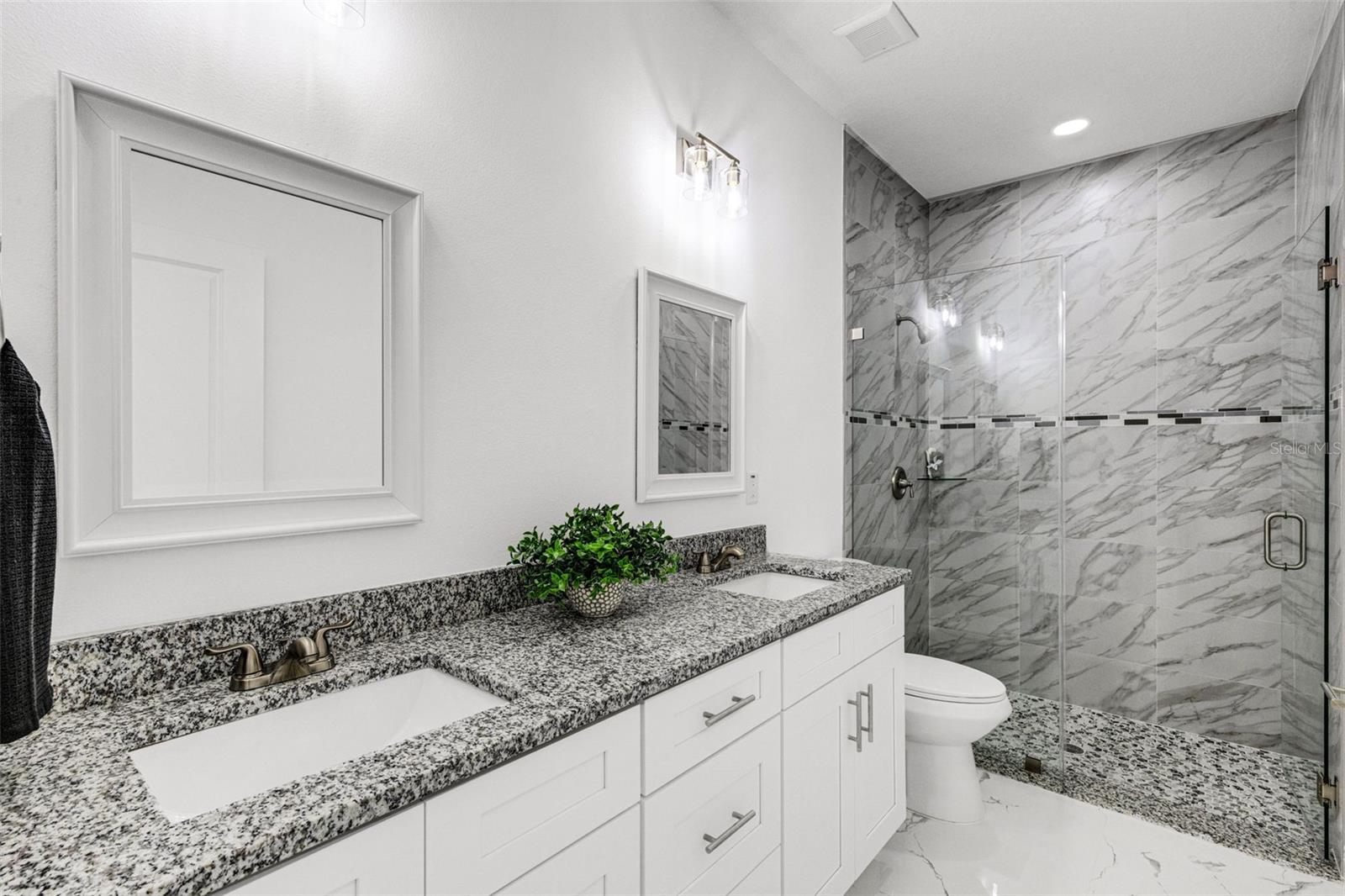 Image 27 of 41 For 808 Lowry Lane