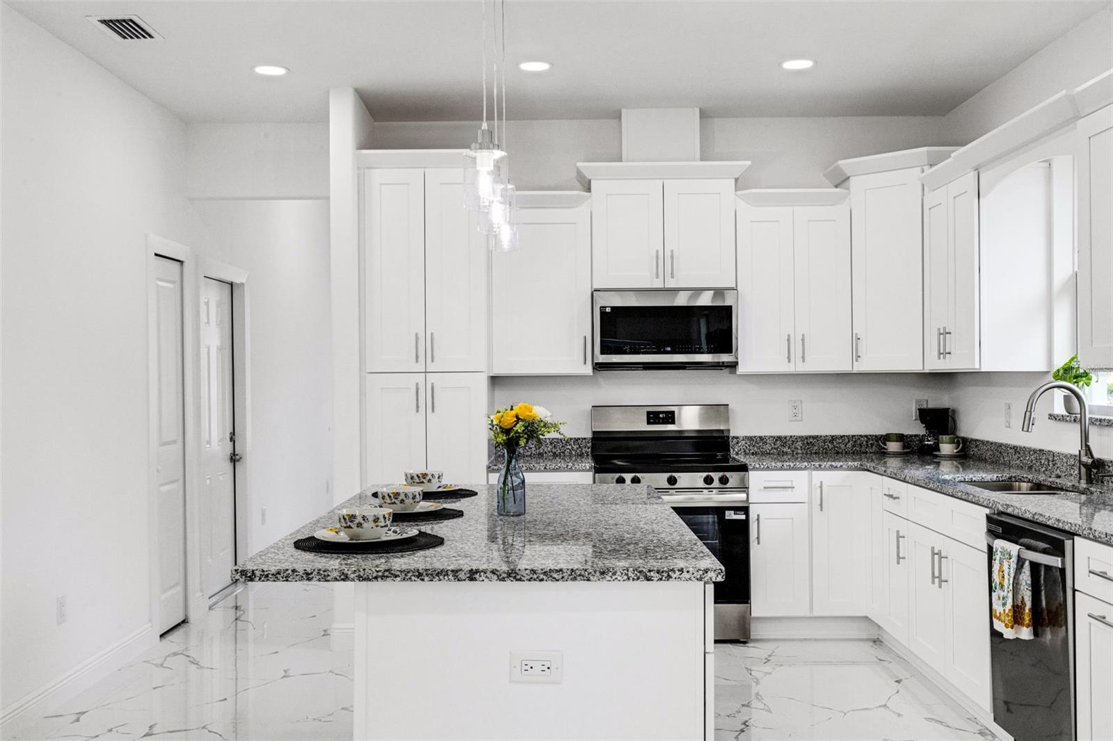 Image 8 of 41 For 808 Lowry Lane