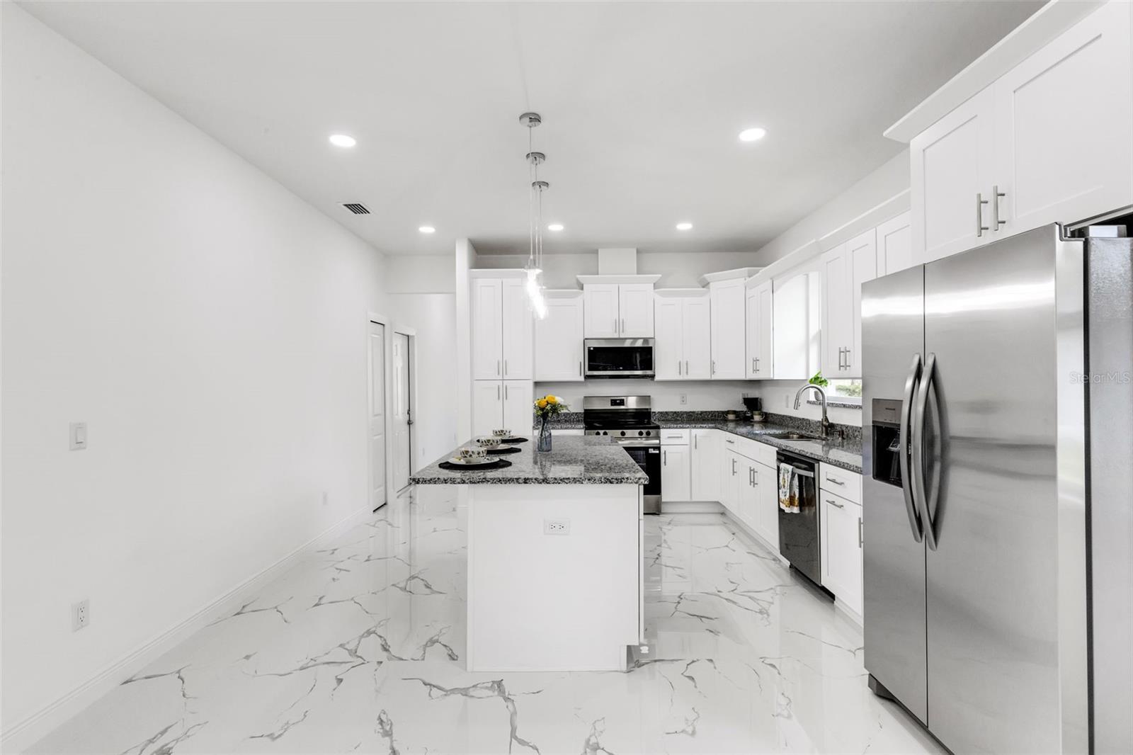 Image 9 of 41 For 808 Lowry Lane