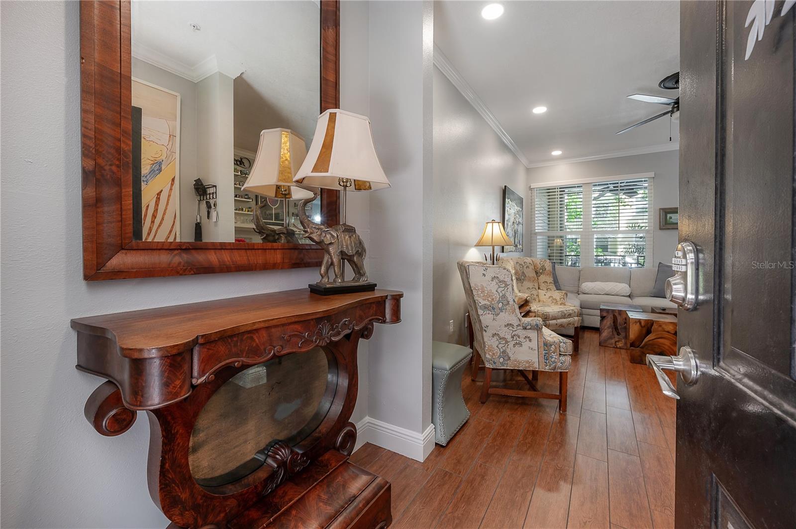Listing photo id 0 for 1810 Palm Avenue 4103