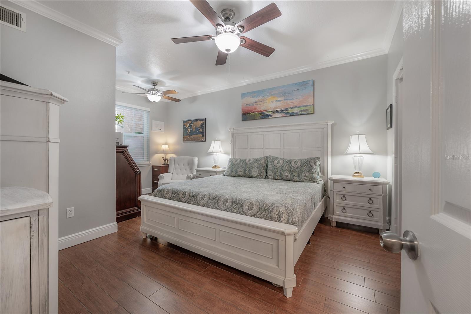 Listing photo id 21 for 1810 Palm Avenue 4103