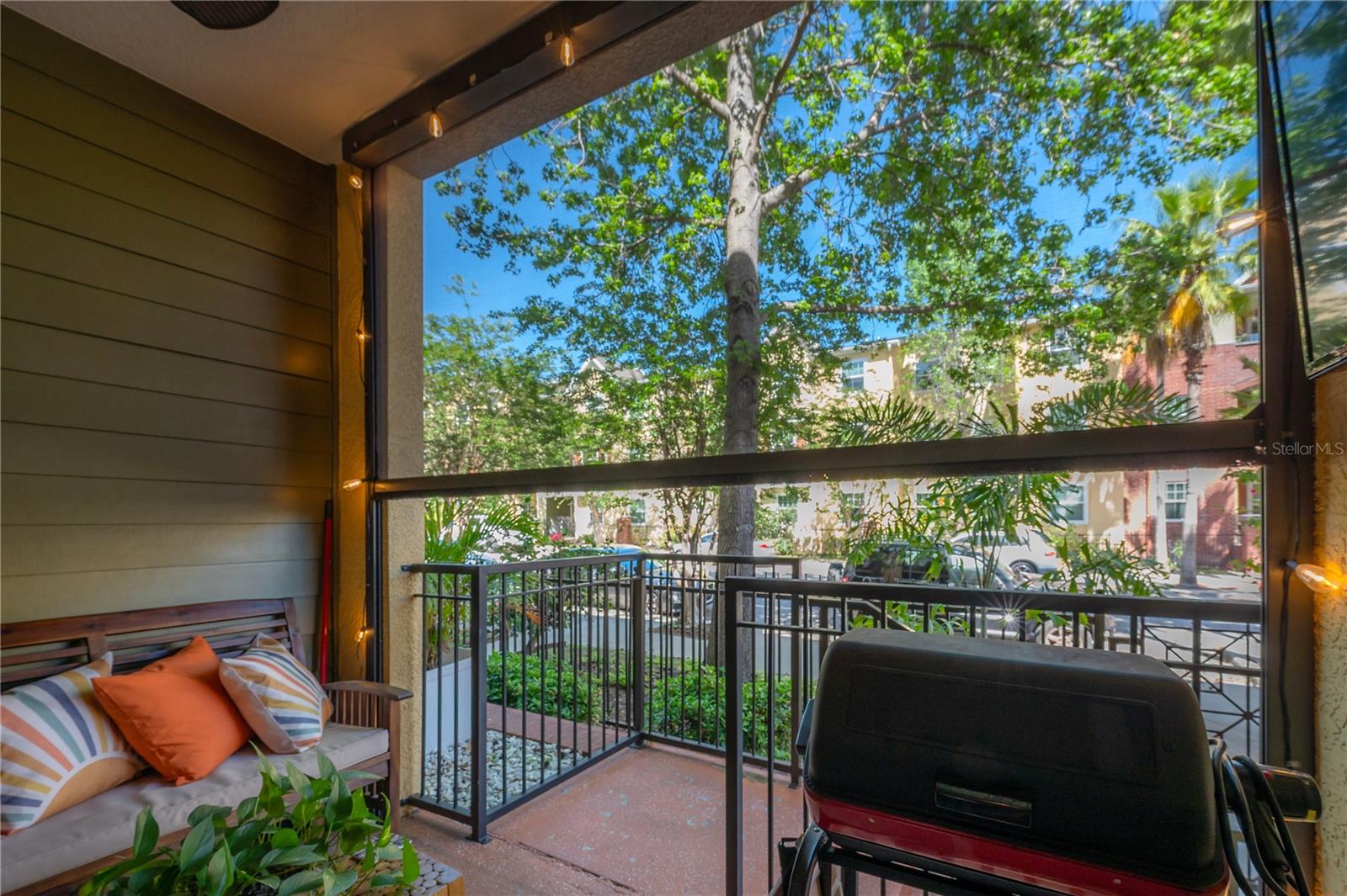 Listing photo id 31 for 1810 Palm Avenue 4103