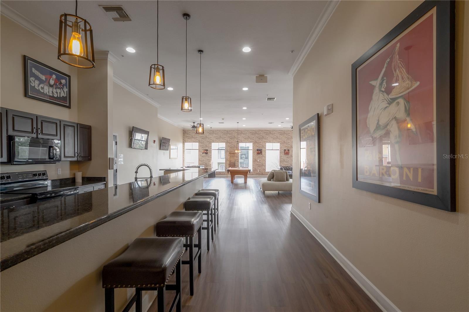 Listing photo id 58 for 1810 Palm Avenue 4103