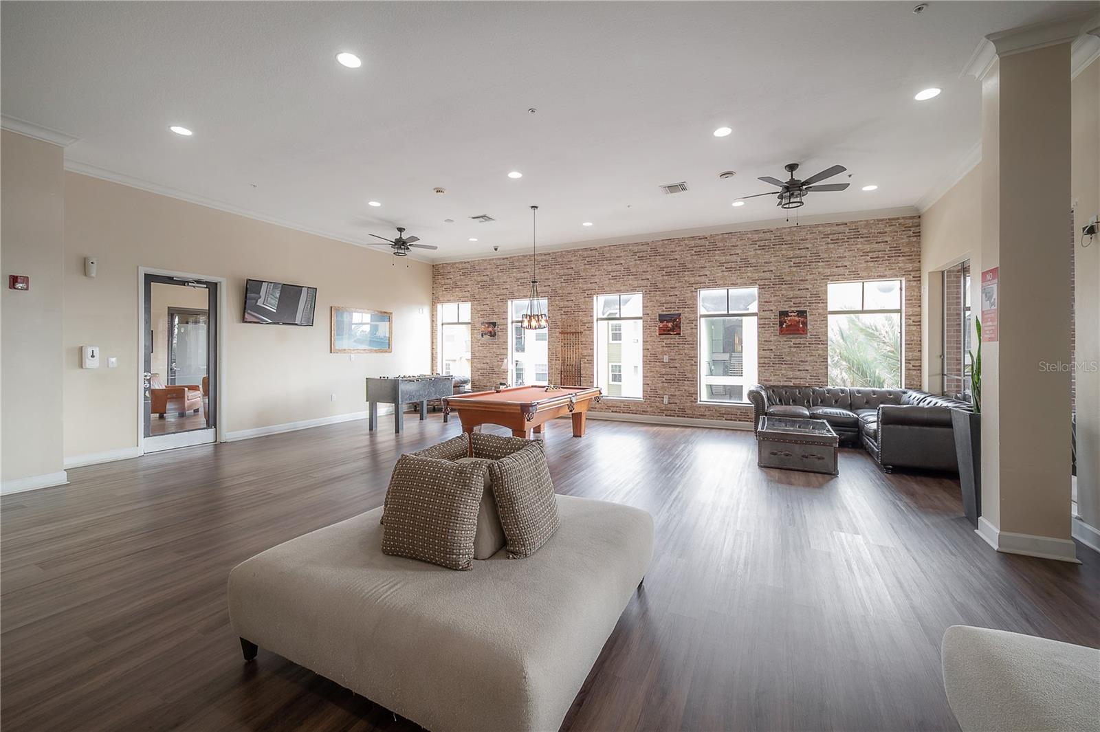 Listing photo id 59 for 1810 Palm Avenue 4103
