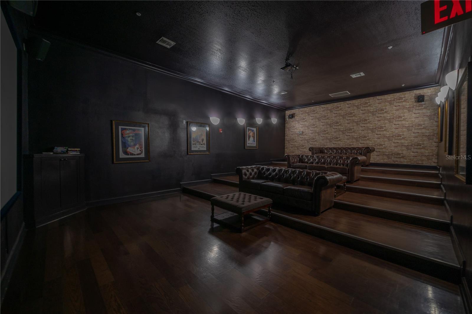 Listing photo id 63 for 1810 Palm Avenue 4103