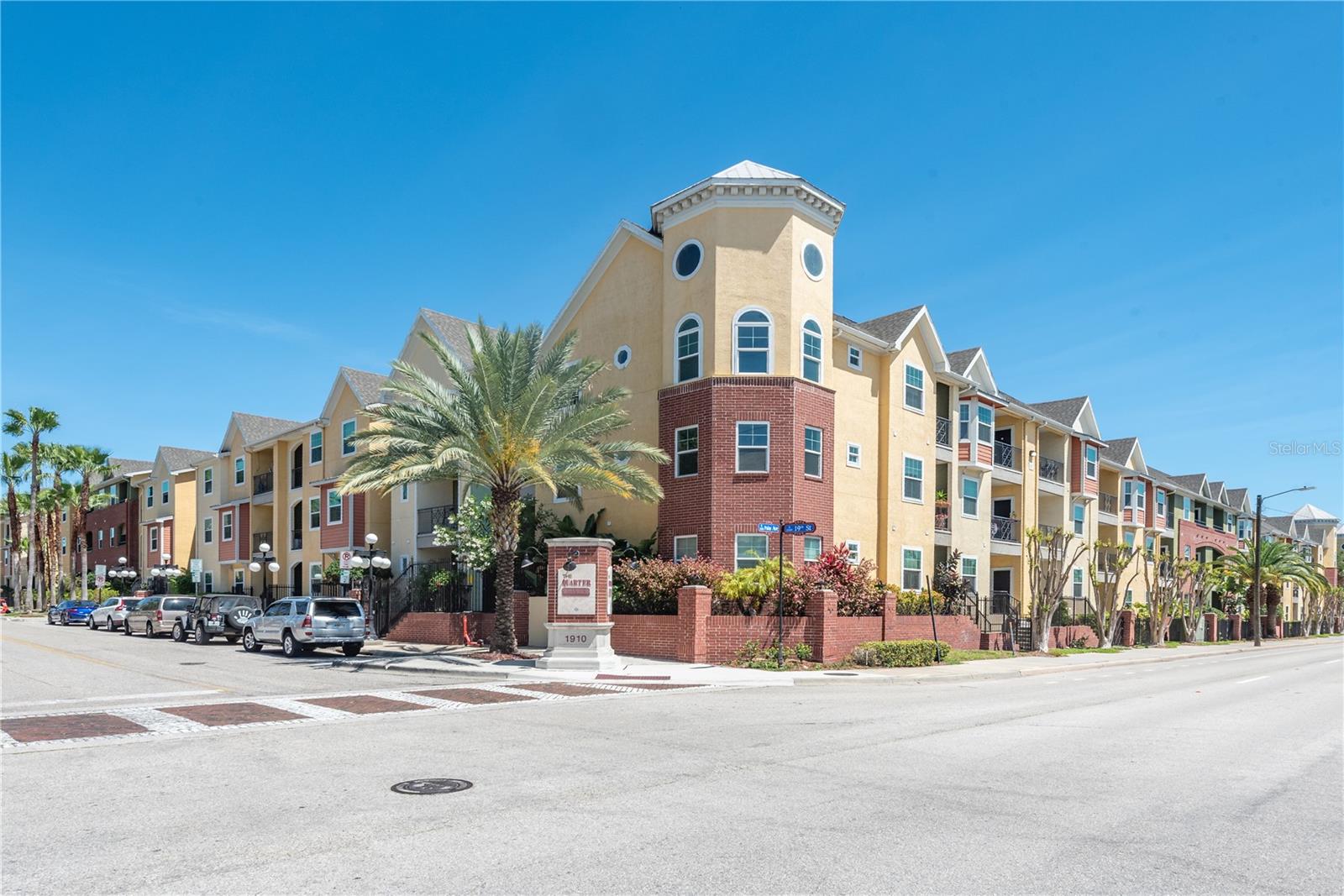 Listing photo id 68 for 1810 Palm Avenue 4103