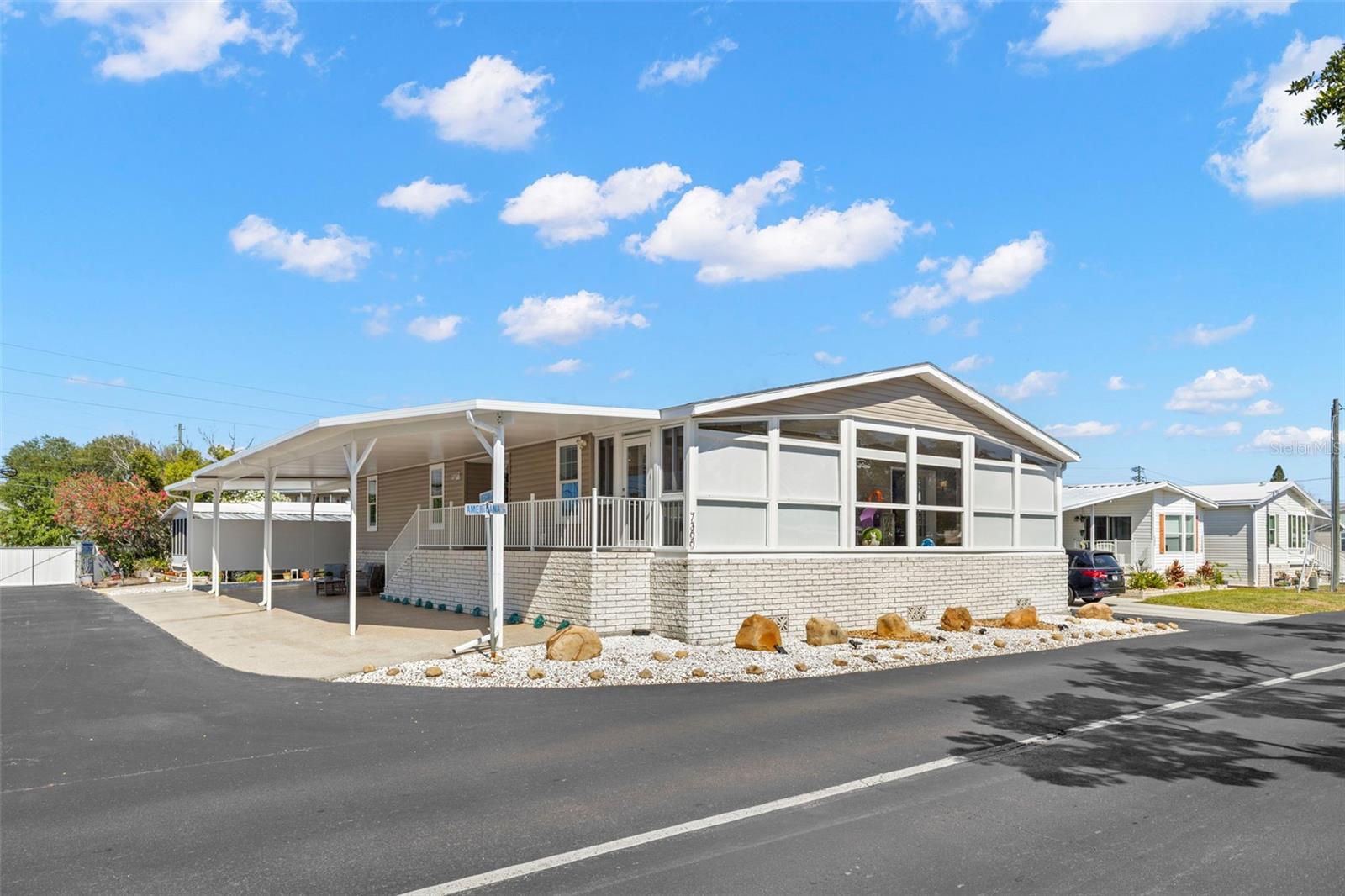 Details for 7300 Americana Drive Ne 143, ST PETERSBURG, FL 33702