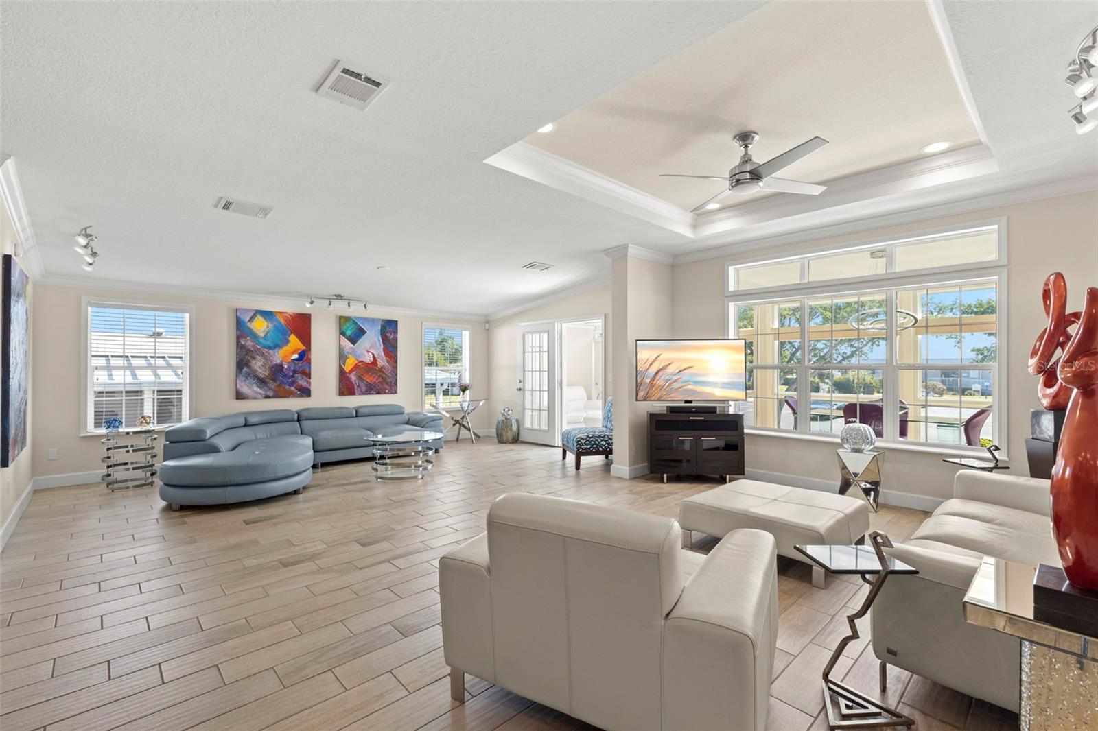 Image 8 of 52 For 7300 Americana Drive Ne 143