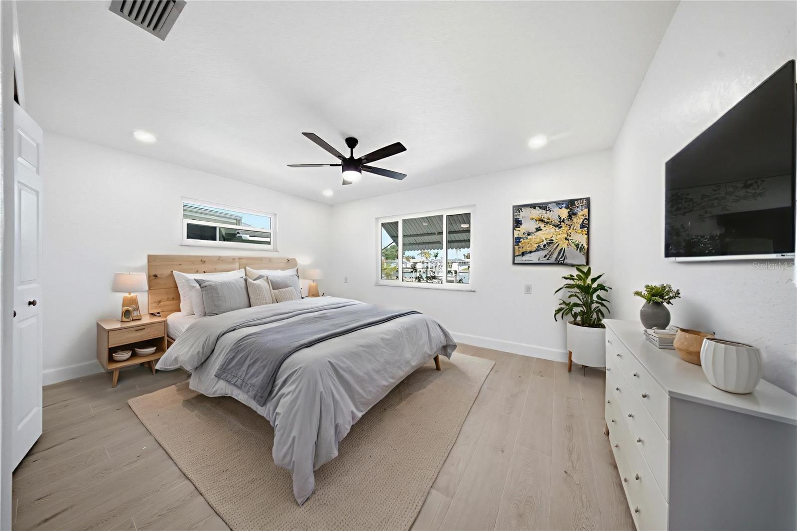 Image 15 of 36 For 5040 Galleon Court