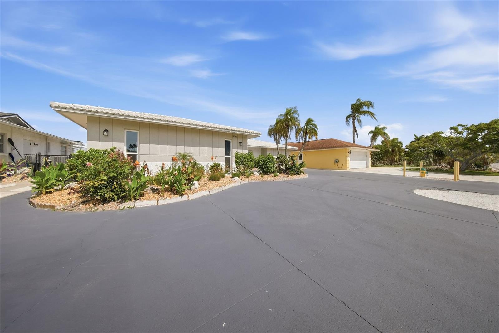 Image 26 of 36 For 5040 Galleon Court