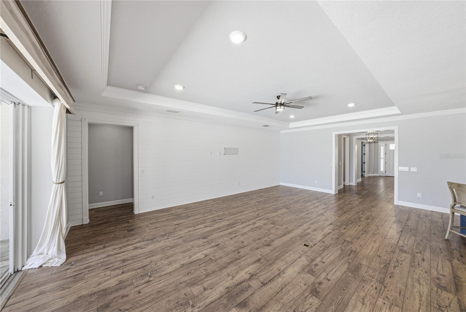 Image 14 of 99 For 6883 Bradbury Circle