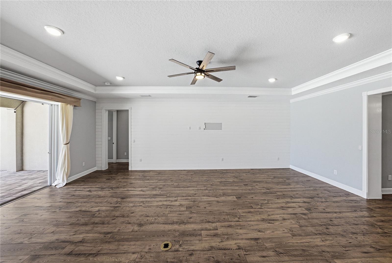 Image 15 of 99 For 6883 Bradbury Circle