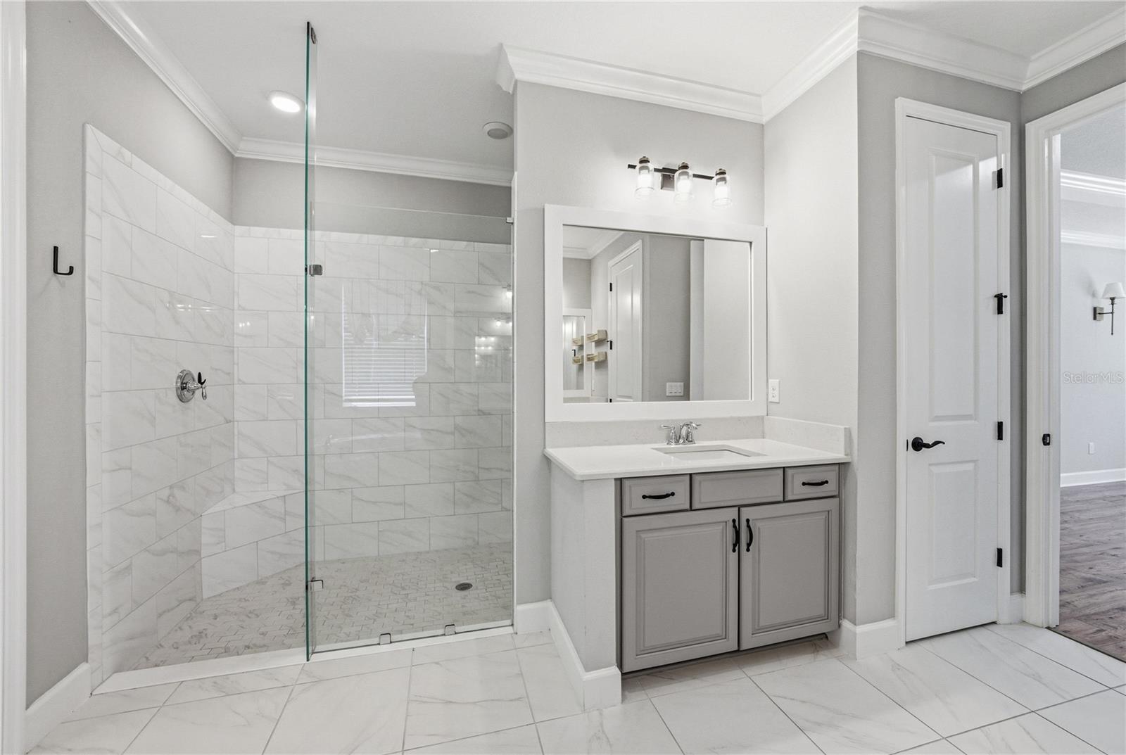 Image 44 of 99 For 6883 Bradbury Circle