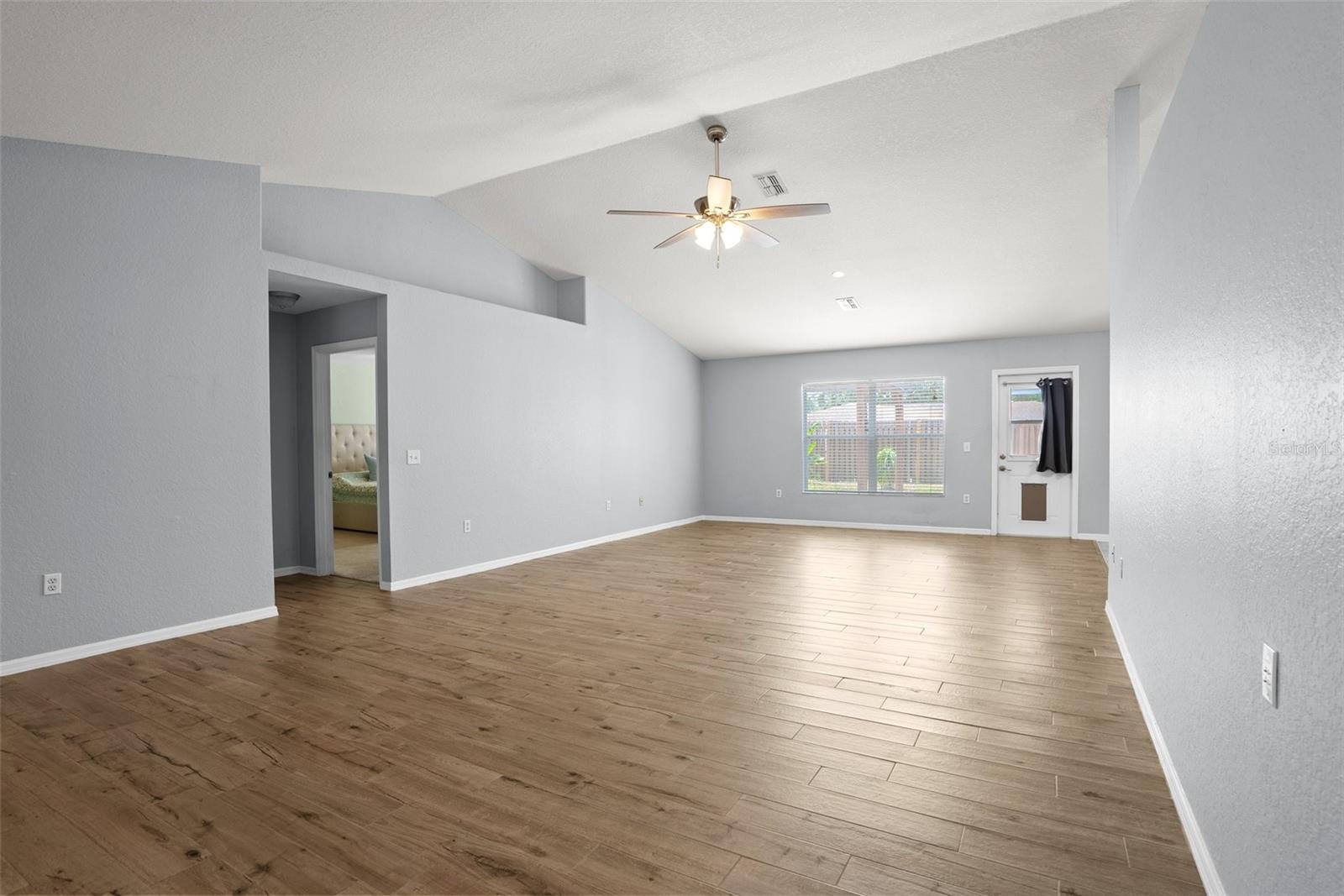 Image 10 of 49 For 11366 Riddle Drive