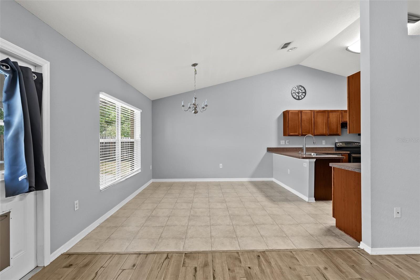 Image 13 of 49 For 11366 Riddle Drive