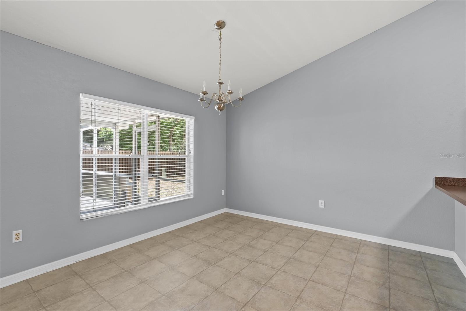 Image 14 of 49 For 11366 Riddle Drive