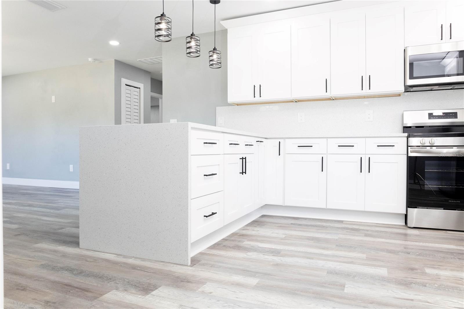 Image 11 of 25 For 2710 Cypress Street