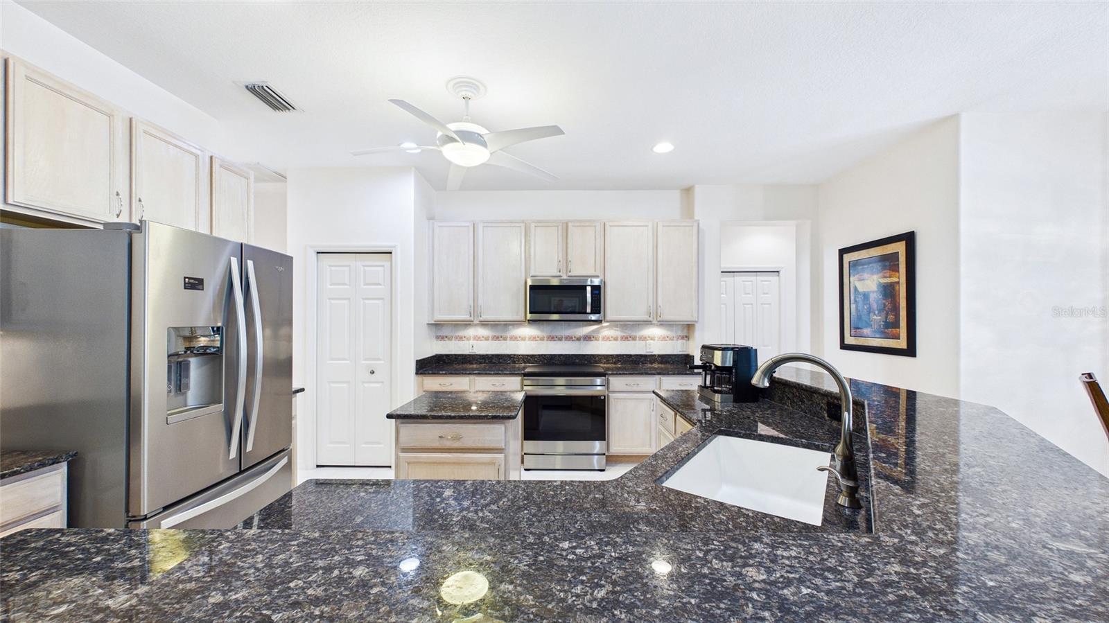 Image 12 of 37 For 2220 Elizabeth Way