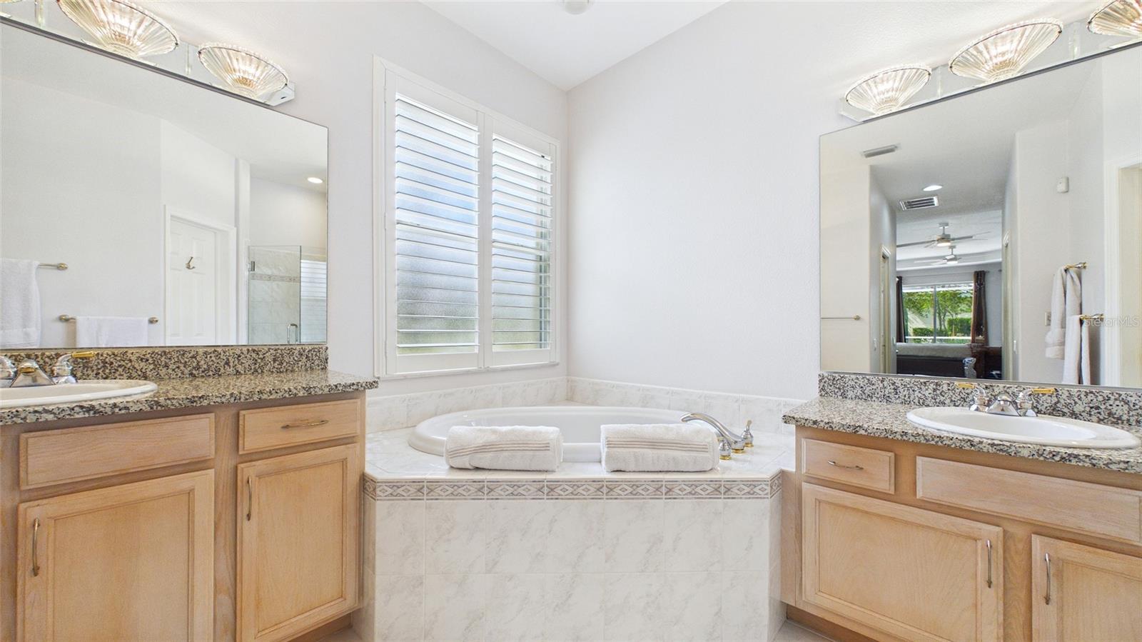 Image 20 of 37 For 2220 Elizabeth Way