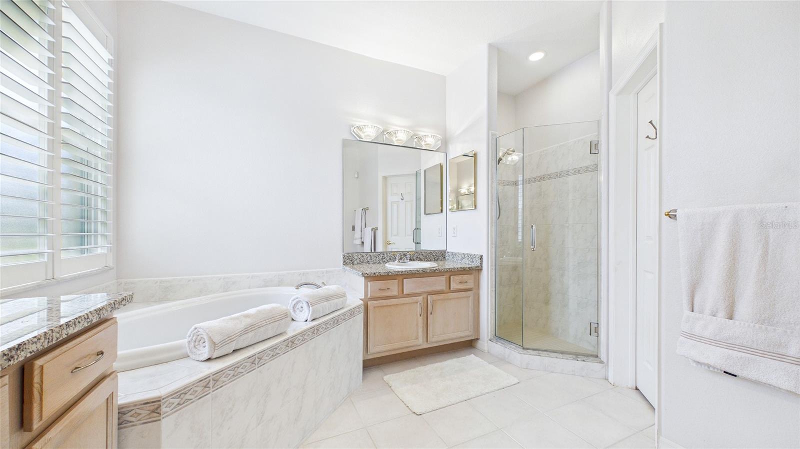 Image 21 of 37 For 2220 Elizabeth Way