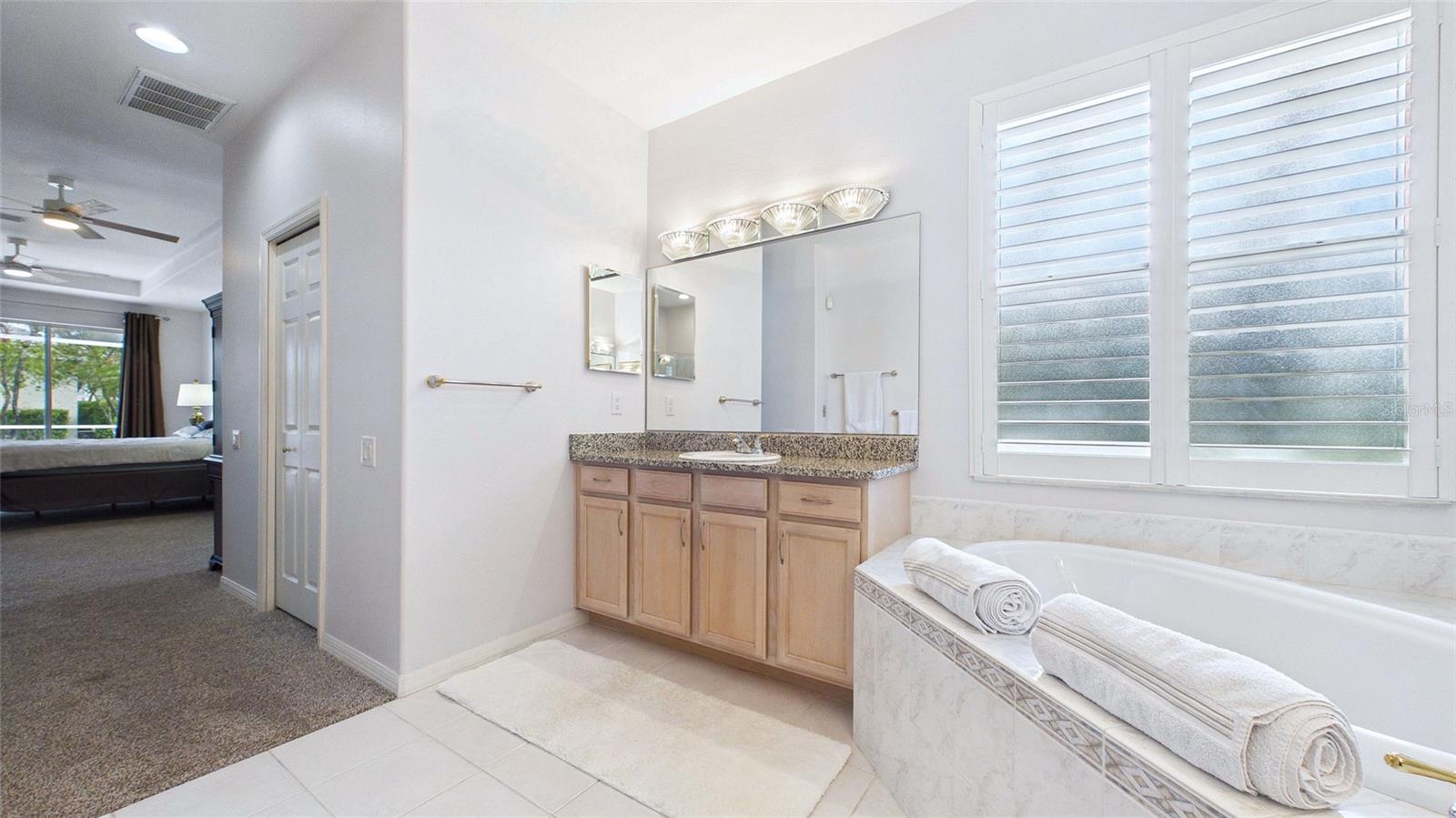 Image 22 of 37 For 2220 Elizabeth Way