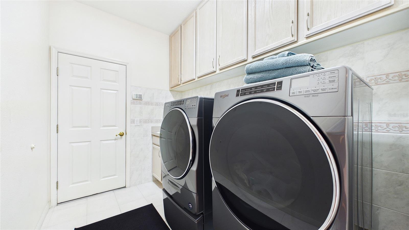 Image 32 of 37 For 2220 Elizabeth Way