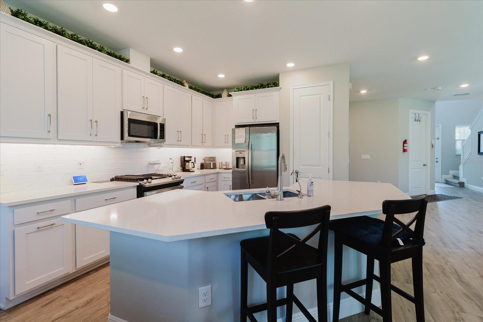 Image 15 of 53 For 4531 Almada Lane Se