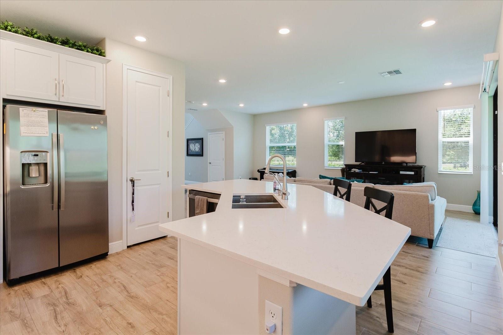 Image 16 of 53 For 4531 Almada Lane Se