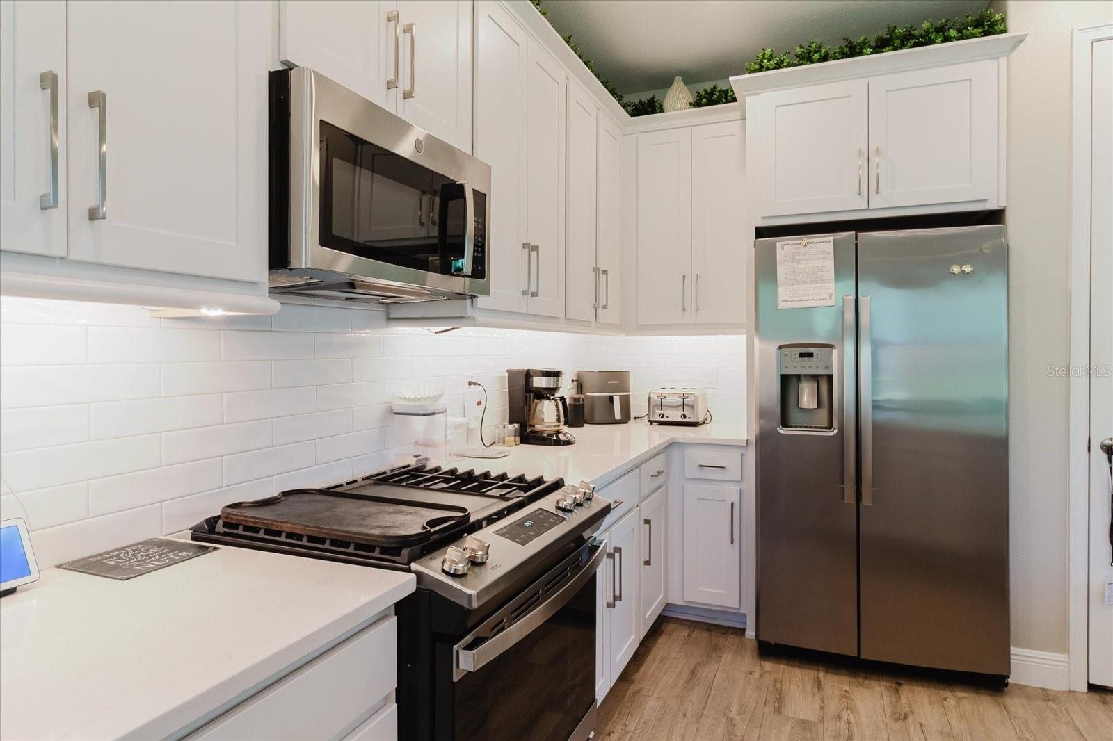 Image 20 of 53 For 4531 Almada Lane Se