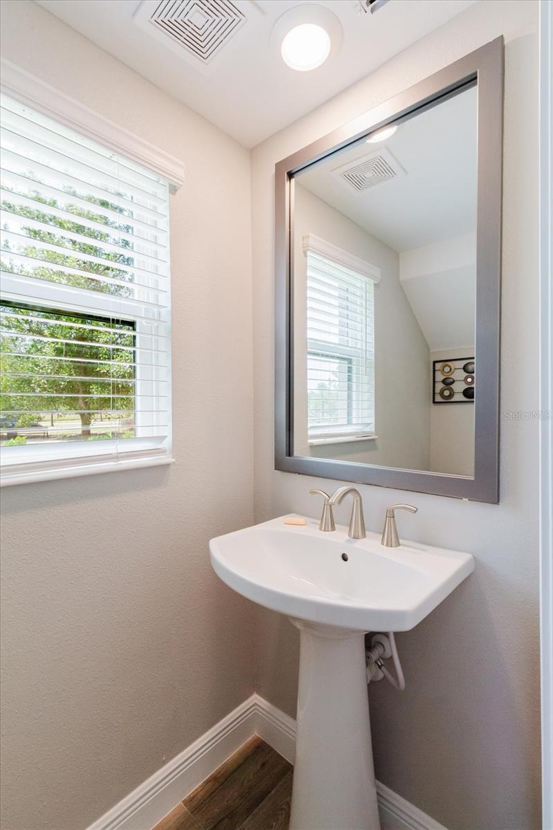 Image 26 of 53 For 4531 Almada Lane Se