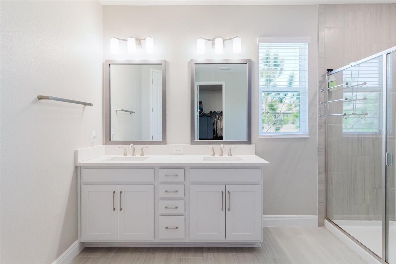 Image 33 of 53 For 4531 Almada Lane Se