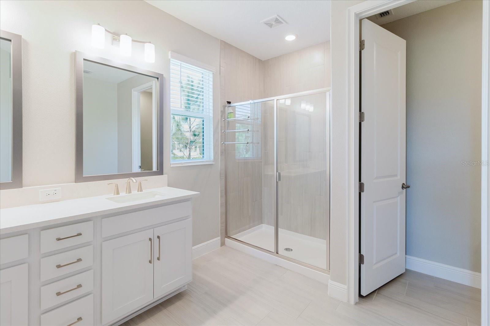 Image 35 of 53 For 4531 Almada Lane Se