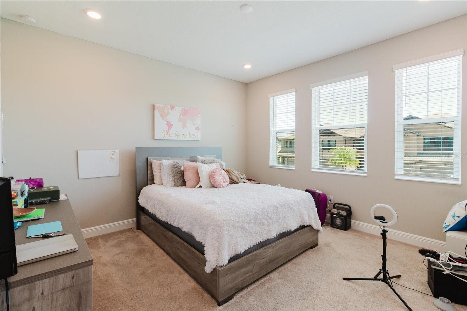 Image 37 of 53 For 4531 Almada Lane Se