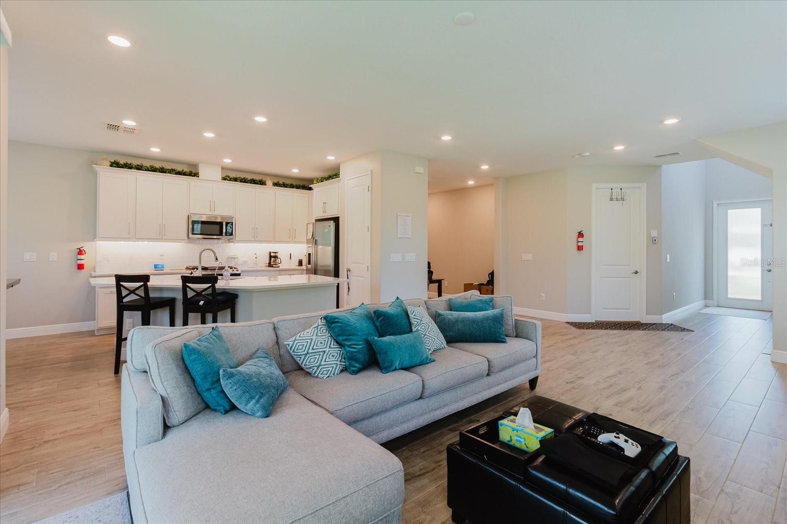 Image 7 of 53 For 4531 Almada Lane Se